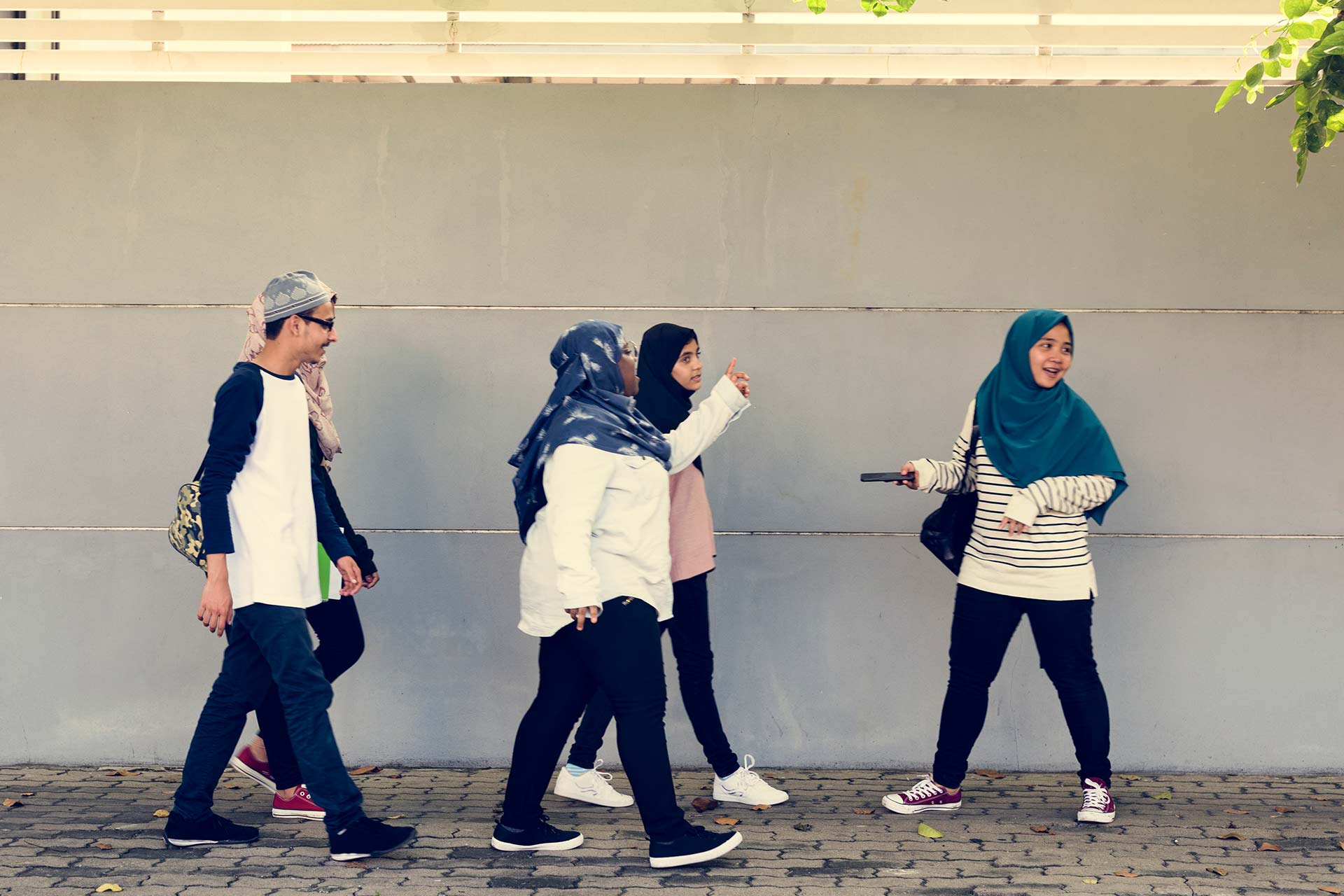 a-group-of-muslim-students-PHK6ANM.jpg